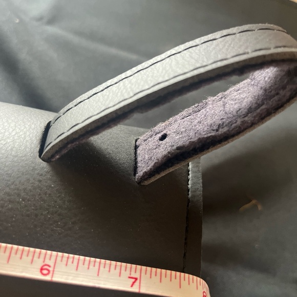 Motorcycle Leather Windshield Bag - Picture 9 of 10